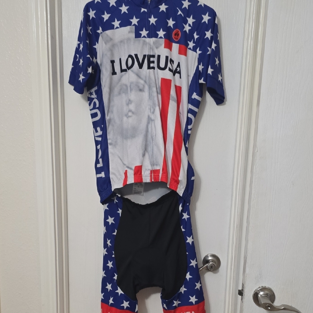 USA Flag Cycling Jersey and Shorts Set SIZE LARGE JERSEY, XL CYCLING SHORT